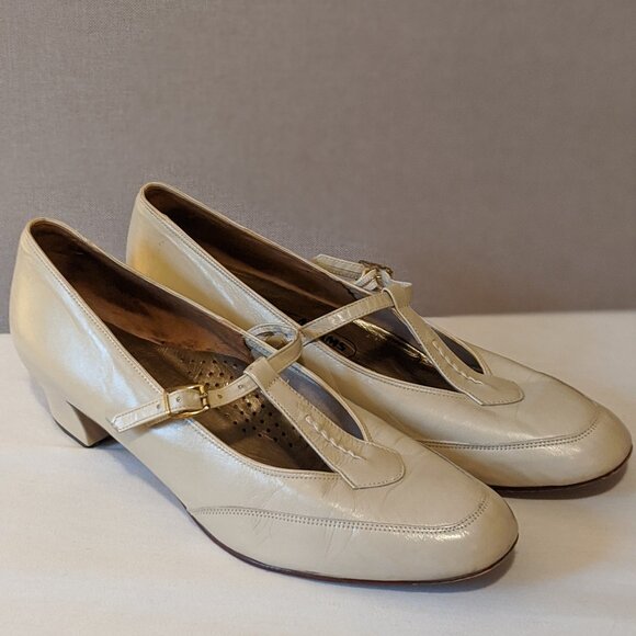Vintage T-strap shoes, jazz age dancing, white summer leather, art deco style - Picture 1 of 15